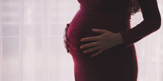القلق عند النساء الحوامل: آثاره وسبل علاجه || بقلم: يوسف يموني || موقع مقال